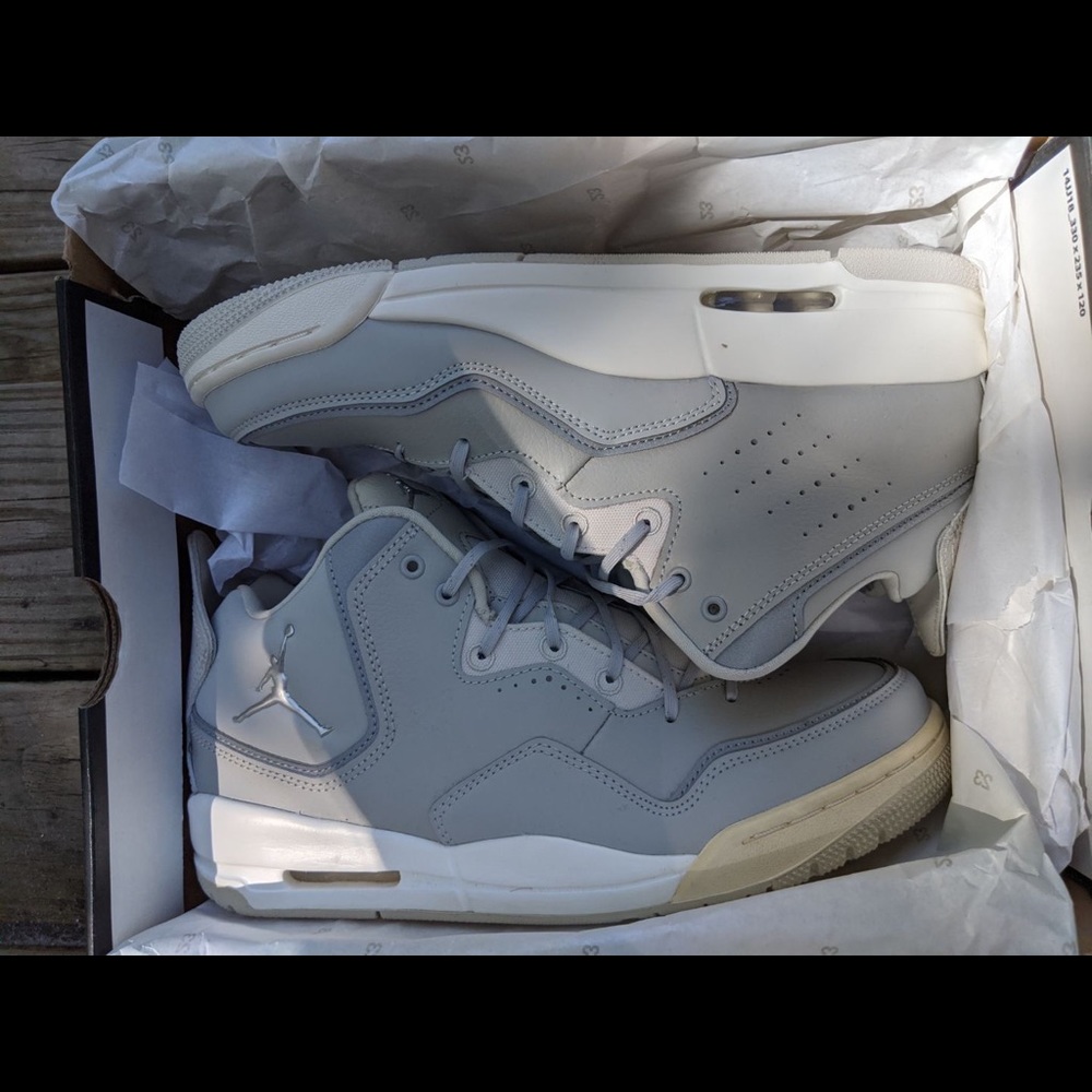 Mens Jordan Courtside 23 Grey Fog!